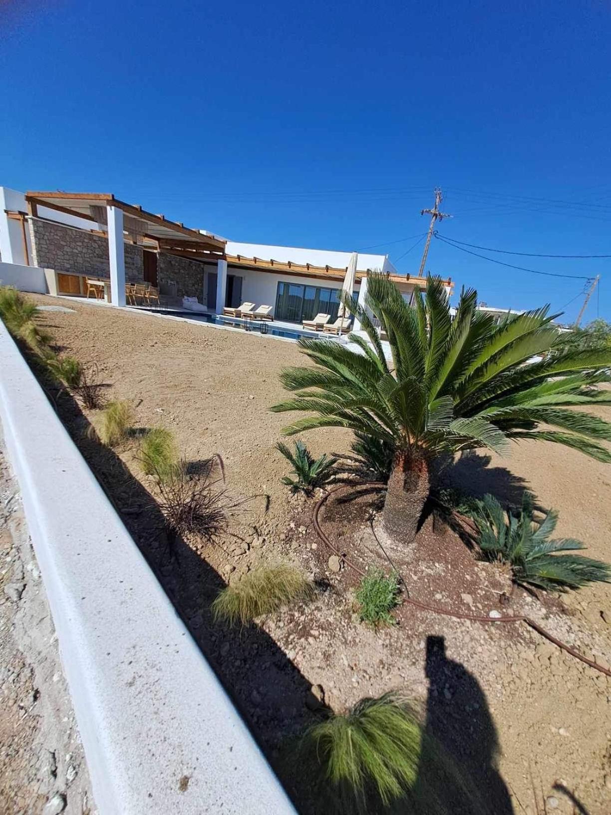Adriana Luxury Villas Adamantas Exterior photo