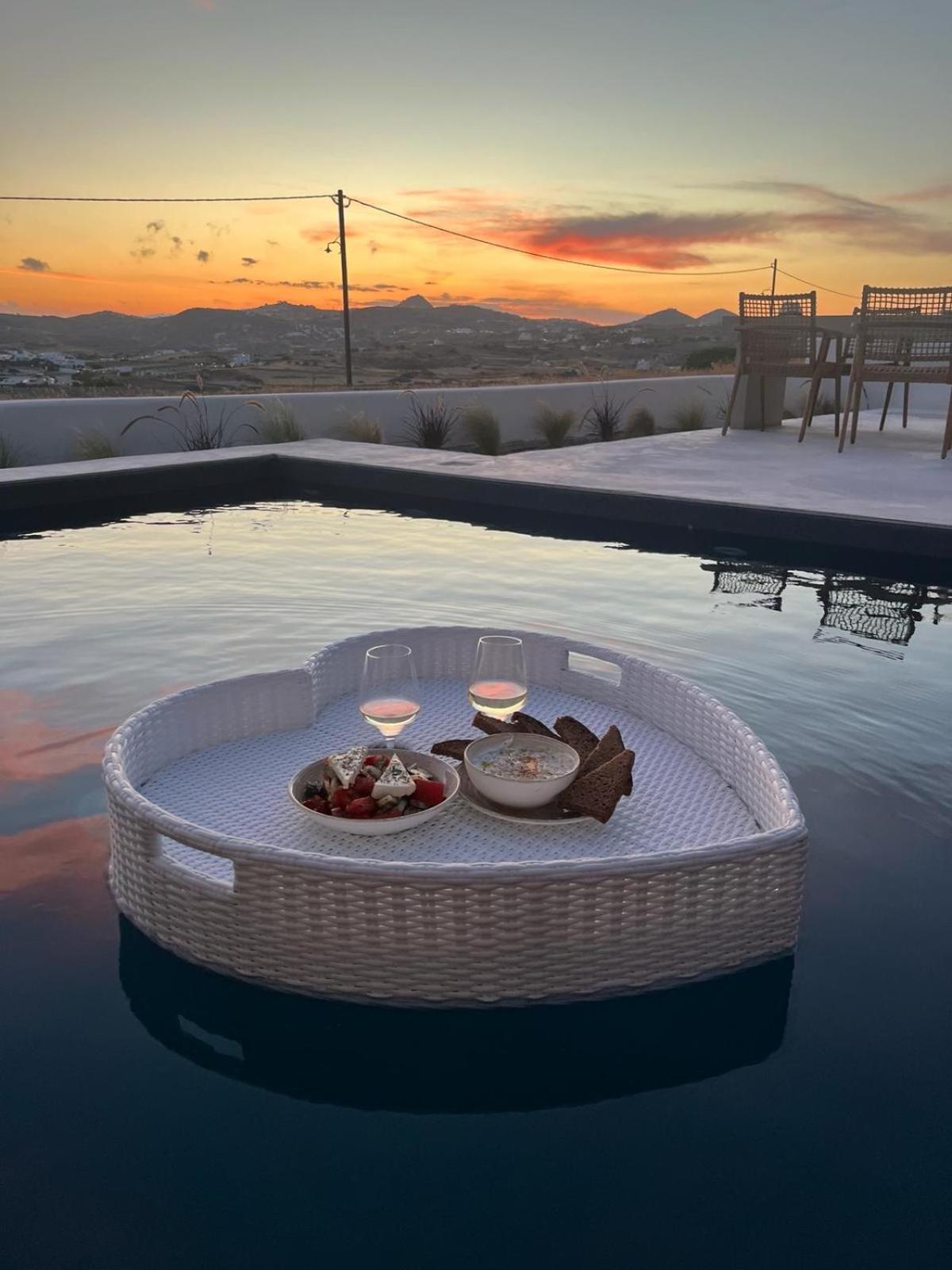 Adriana Luxury Villas Adamantas Exterior photo