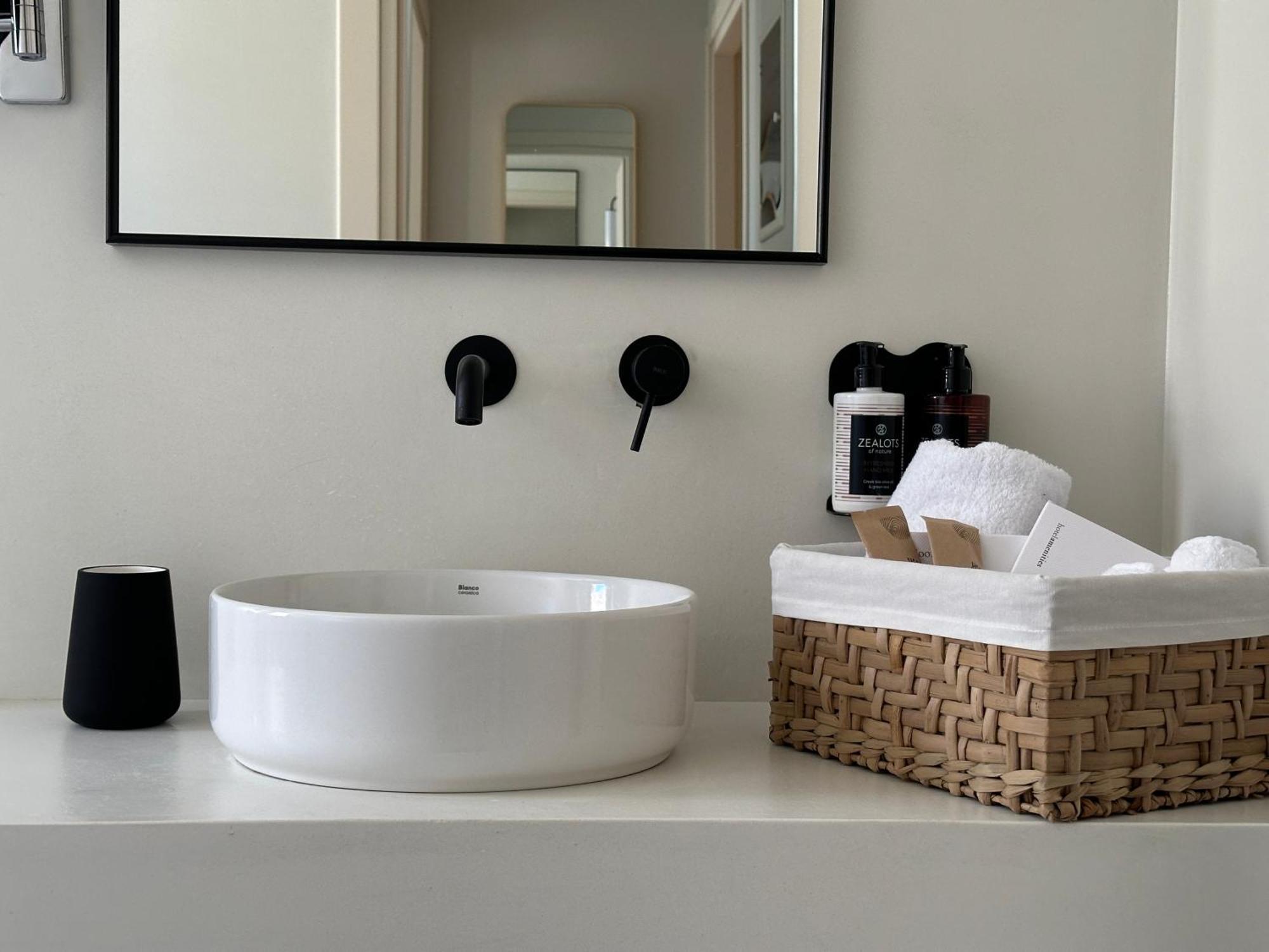 Adriana Luxury Villas Adamantas Exterior photo