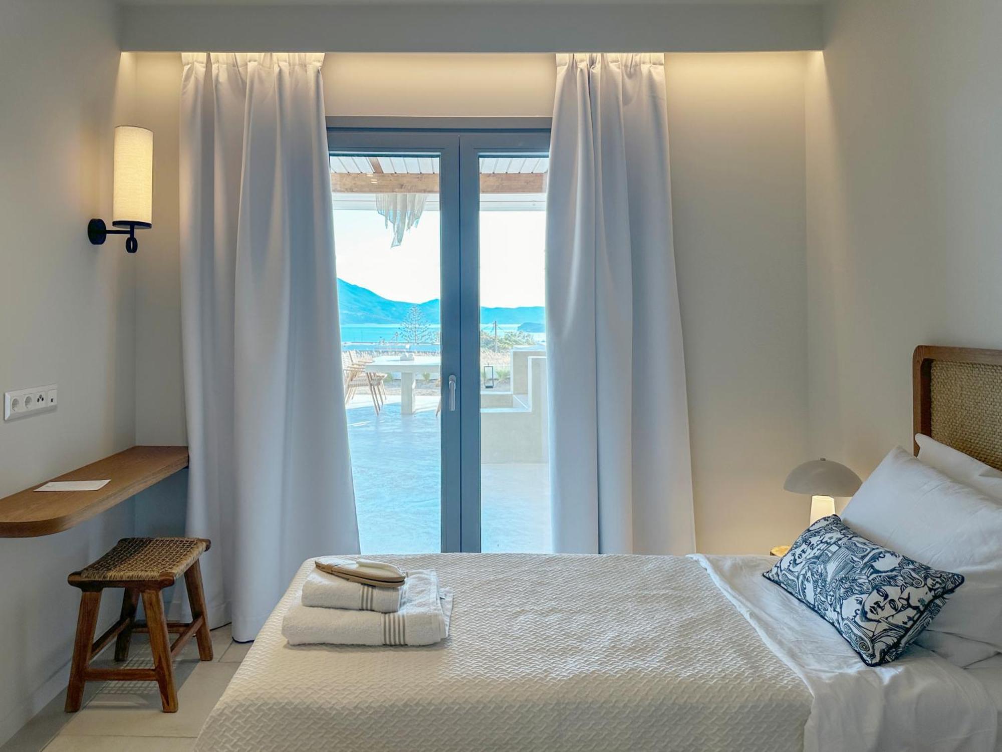 Adriana Luxury Villas Adamantas Exterior photo