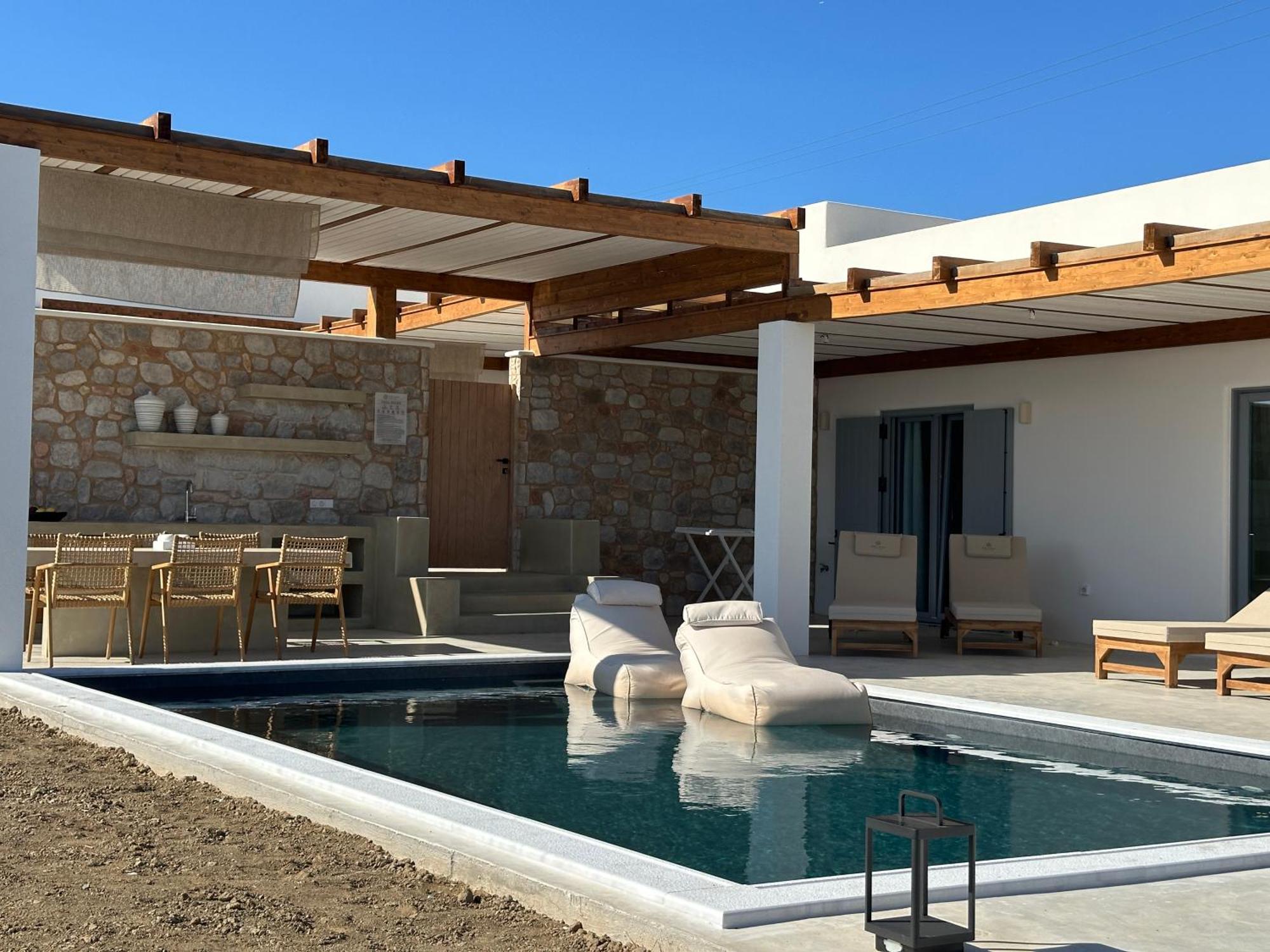 Adriana Luxury Villas Adamantas Exterior photo